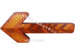 廠家供應新款led箭頭導向(xiàng)燈，吊車led箭頭導向(xiàng)燈價格